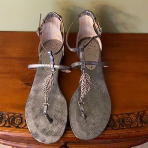 RACHEL Rachel Roy Steffey super cute sandal size 7